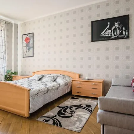Nezavisimosti 39 Ploschady Pobedy *